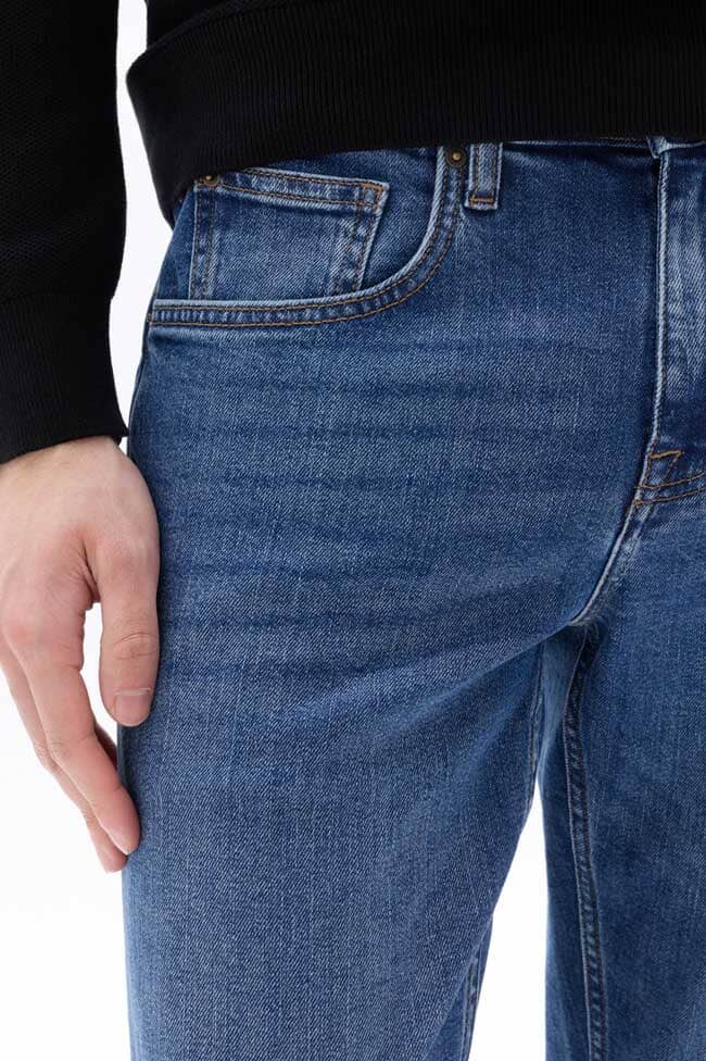 CLO Men's Cardiff Regular Fit Jeans
